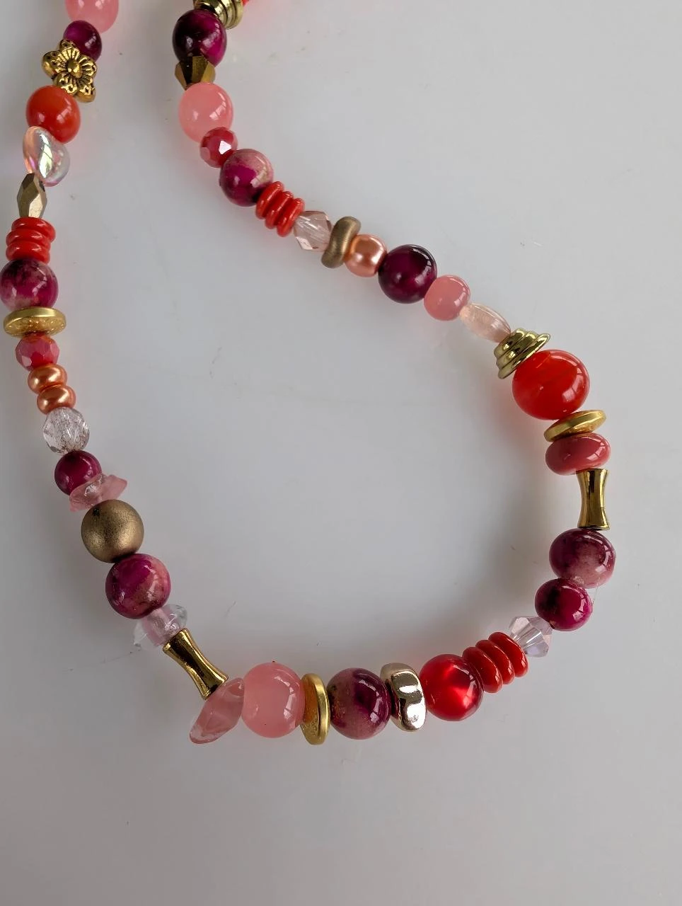 Grote ketting met natuurlijke stenen roze tijgeroog, rubelliet en glas PA1041 – photo 3